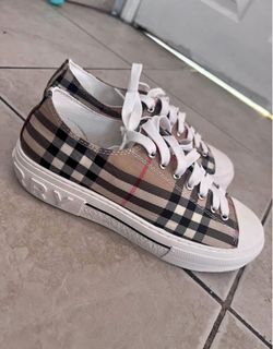 Burberry Shoes New Never Worn