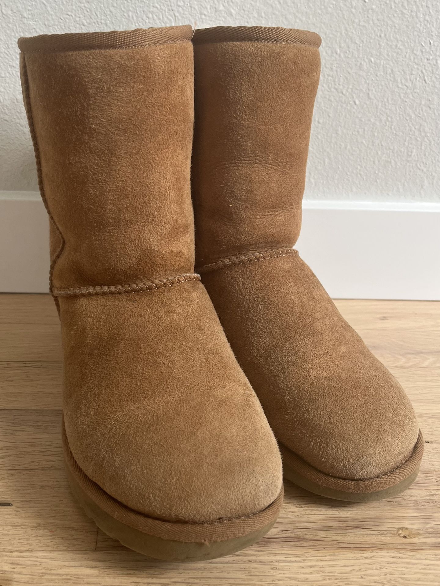 UGG Classic Short II