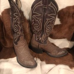 Boys Size 4 1/2 Cowboy boots