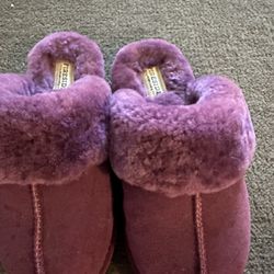 Women’s Purple Inside Slippers Size 7 