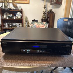 SONY DVP-NS999ES SACD/DVD/CD PLAYER RARE 14bit - Black. No remote. Made in Japan. Tested. All functions working great. 
