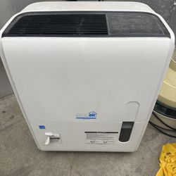 Dehumidifier 