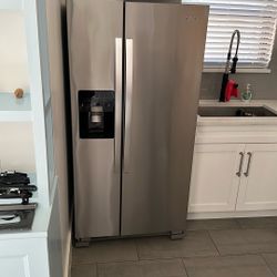 Whirlpool 33” Refrigerator 
