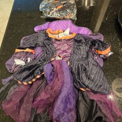 Kids Witch Costume. 3T. New