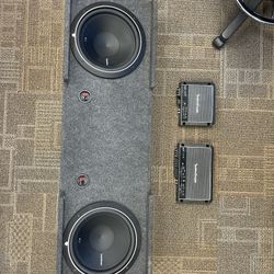 Rockford Fosgate 2-12” Subwoofer w/Box And Amps