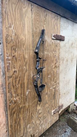 Vintage Browning compound bow (Heat-era) with Trophy Ridge sight