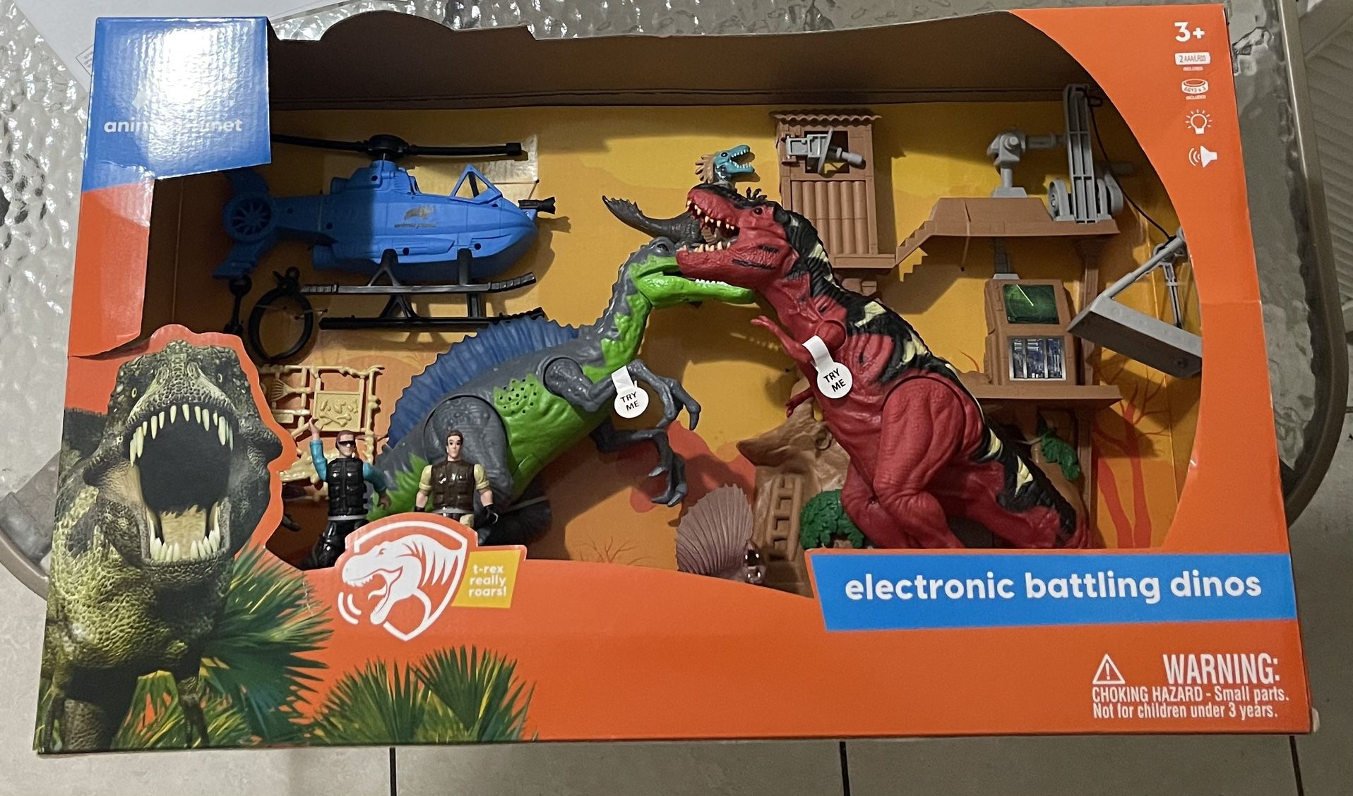 Animal Planet Electronic Battling Dinos / Dinosaur Toy Set - Brand New