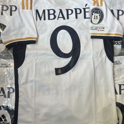 Soccer fútbol Real Madrid  Mbappé #9 kids sizes ,22, 24,26,28champions patch #15 Vini Jr Toni kross  Luca Modric version sizes available small to 3xl 