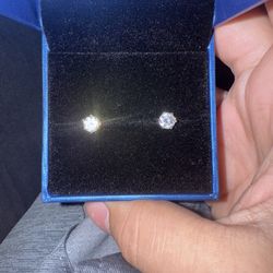 Silver Moissanite Earrings NEED GONE ASAP Willing To Negotiate 