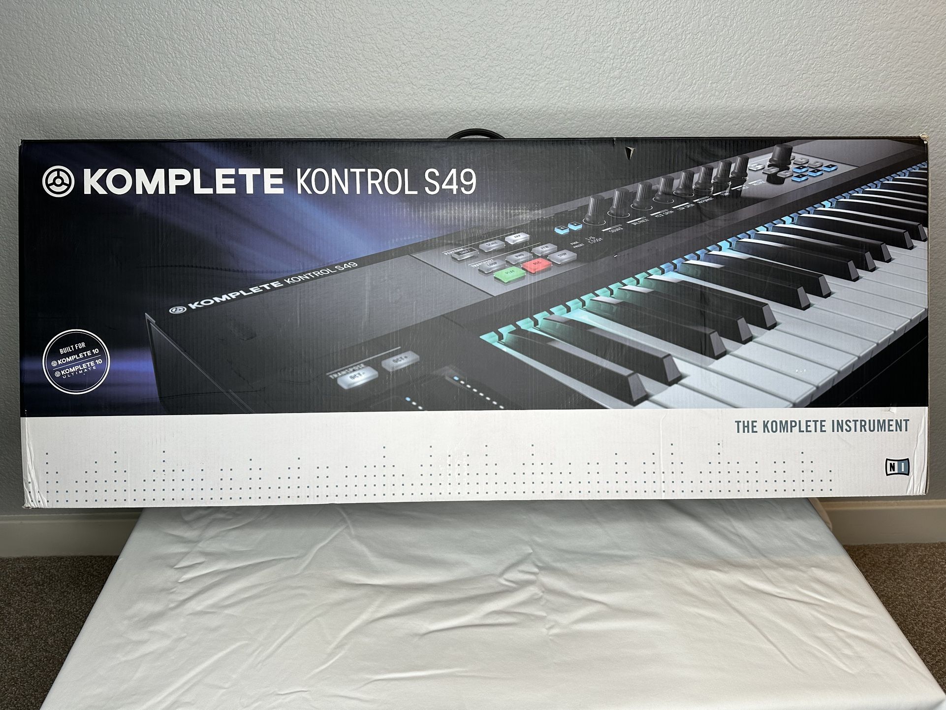 Komplete Kontrol S49 Keyboard