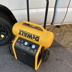 Dewalt 4.5 gallon air compressor 225 psi