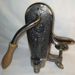 Le Grape Wine Bottle Uncork Machine Opener Counter Mount Cork Remover 