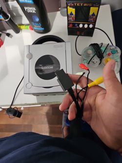 Gamecube & Controllers