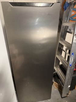 Insignia freezer