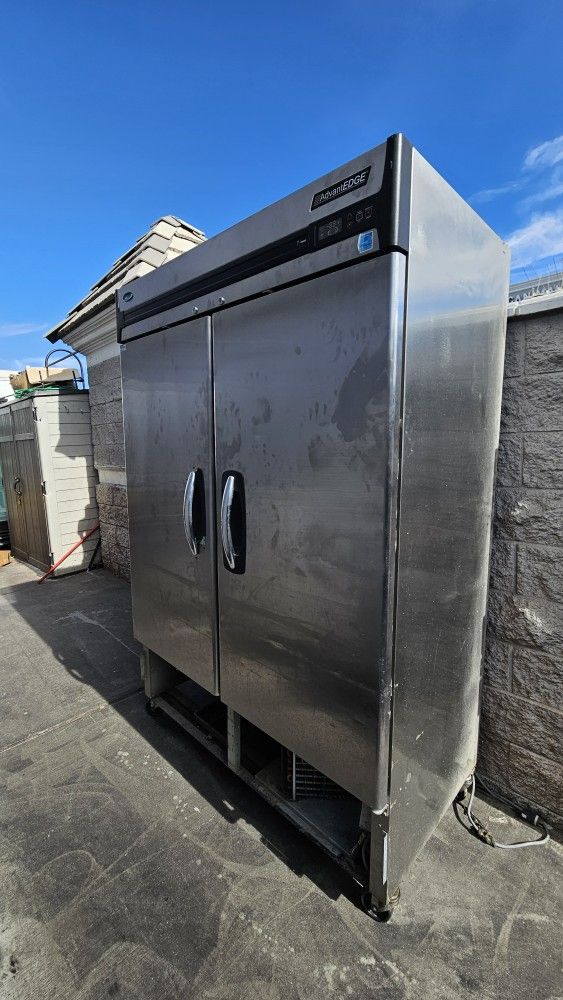 Advantedge Freezer 2 Door Commercial for Sale in Las Vegas, NV - OfferUp