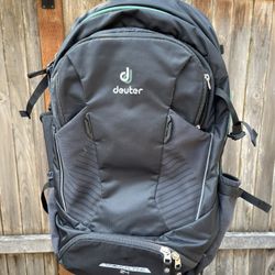 Deuter Trans Alpine 24 Biking Backpack 