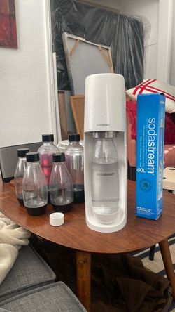 SodaStream Fizzi Sparkling Water Maker + Extra Unopened CO2 (Bottles Included as Bonus)