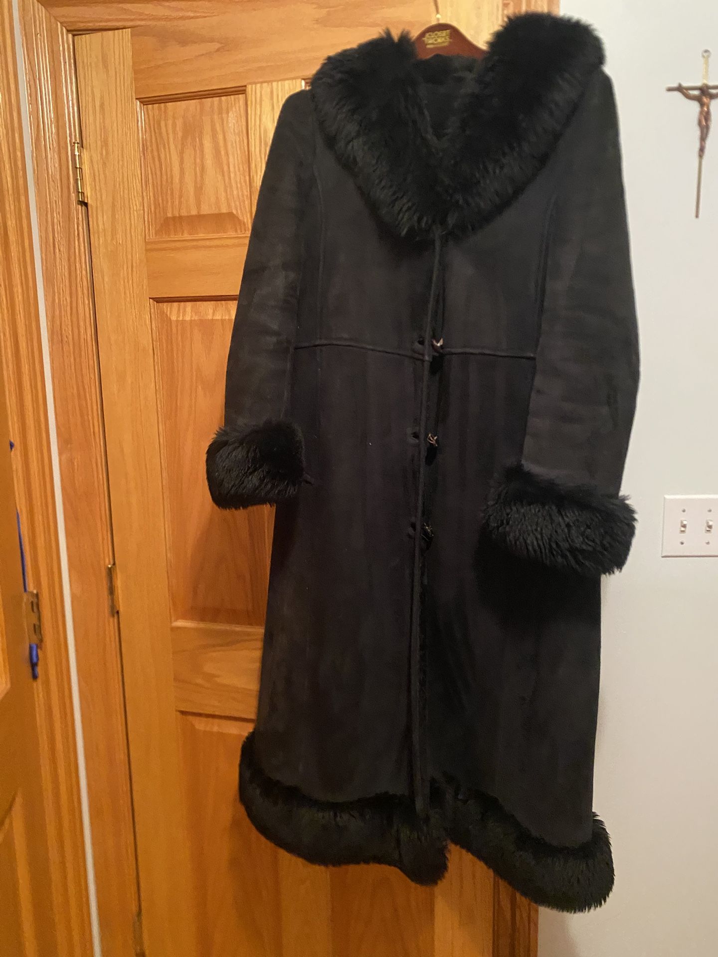 Ship-skin  Long Coat Black Size M-L Brand New