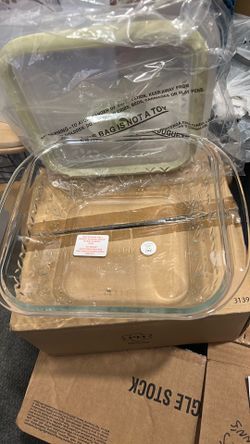 Tupperware Food Storage $30.00 must pick up