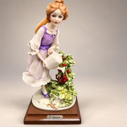 Giuseppe Armani Watering the Garden 466F Figurine 1988 Florence Italy 9.5"
