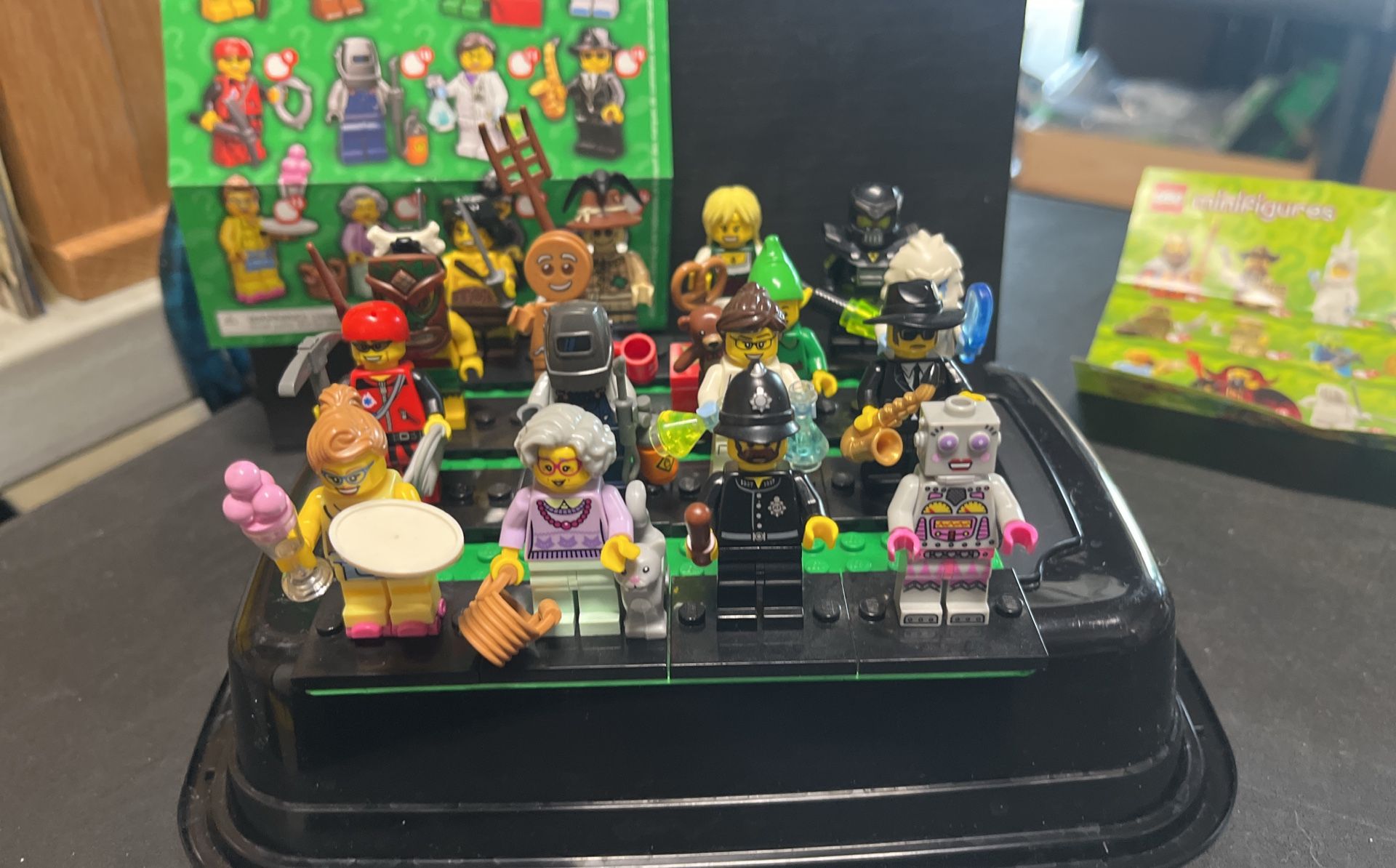 Lego Minifigures Series 11 Complete Set of 16