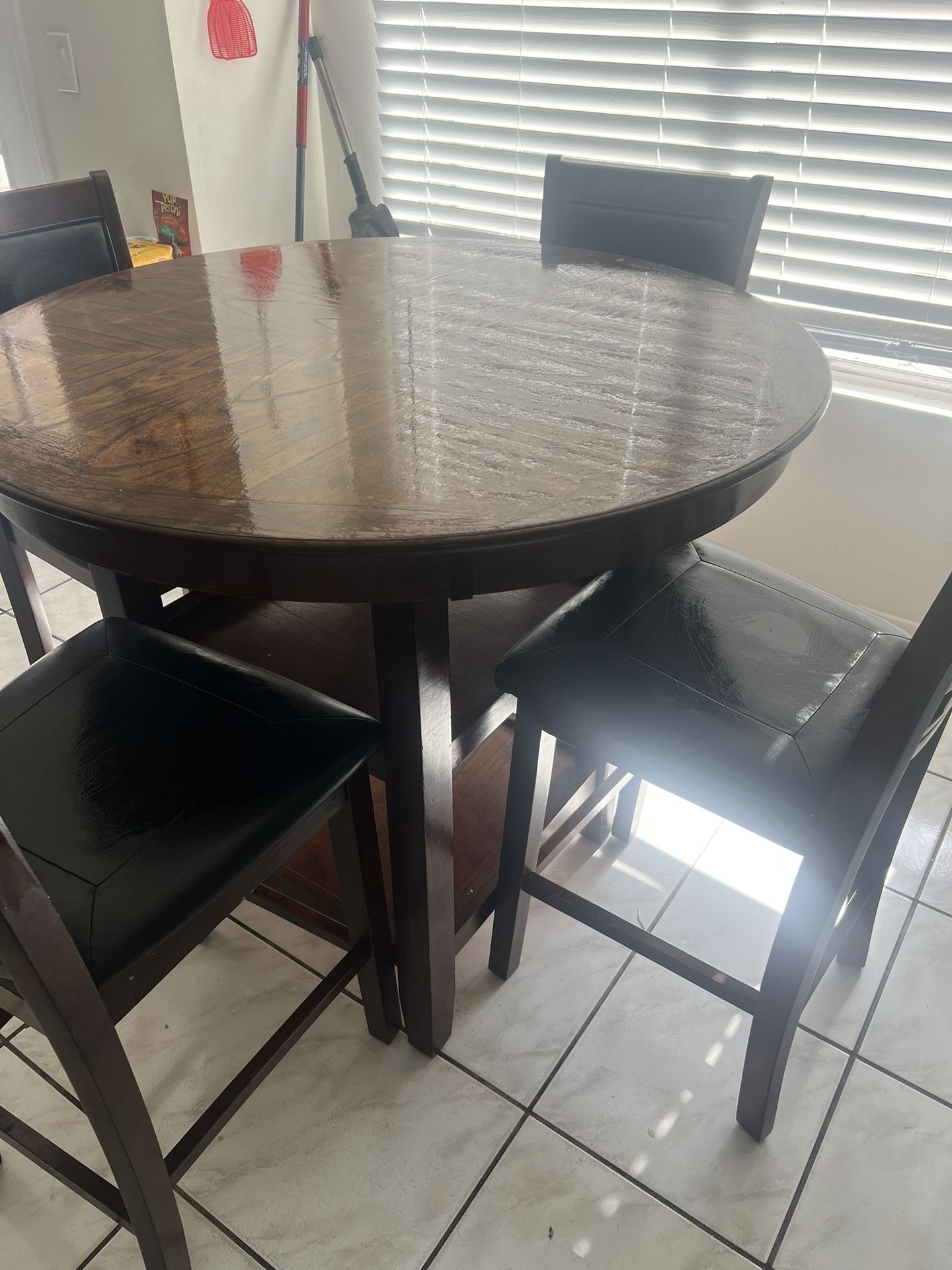 Dinning Table