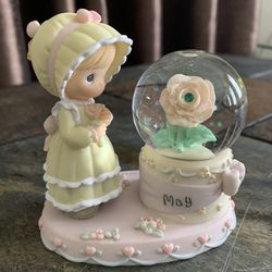 Precious Moments 2000 May Month Water Globe W/Porcelain Figurine 