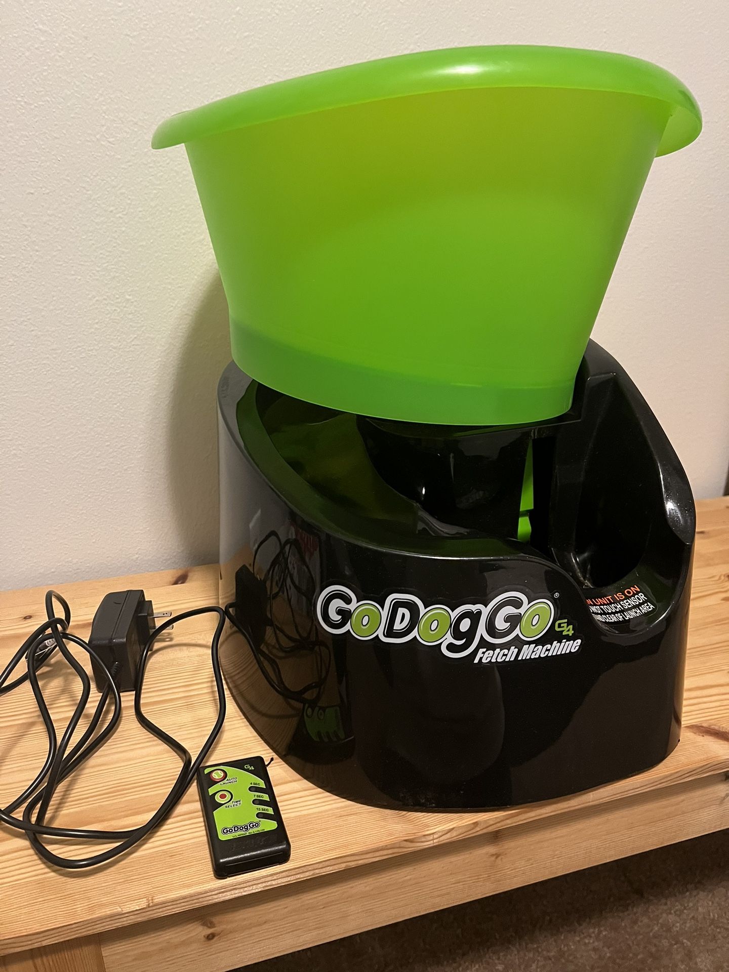 Go Dog Go! Automatic Ball Launcher