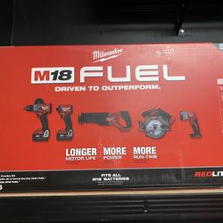 Milwaukee M18 FUEL 18V Lithium-Ion Brushless Cordless Combo Kit (5-Tool) with Two 5.0 Ah Batteries, 1 Charger 1 Tool Bag