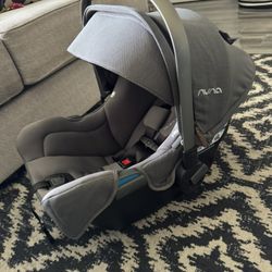 Nuna Pipa Car Seat With Base