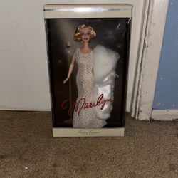 Marylin Monroe Barbie 