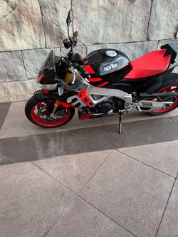 2022 Aprilia oem signals and plate holder