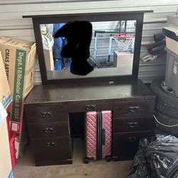 Used Vanity&mirror 