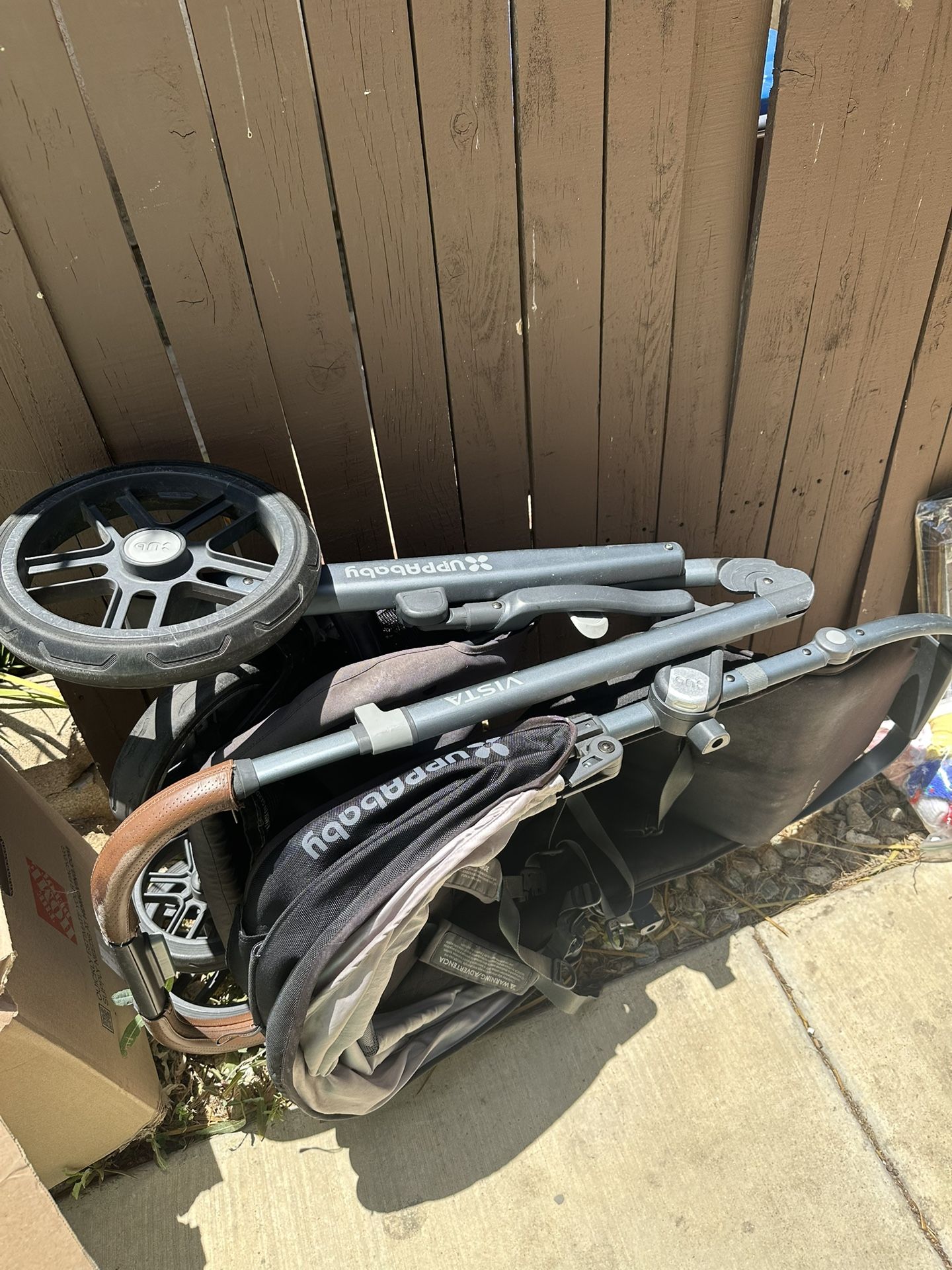 For Parts - UppaBaby Vista Stroller, ***chassis Needs Repair***