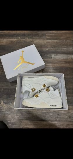 Jordan 4 Gold Metallic 9.5