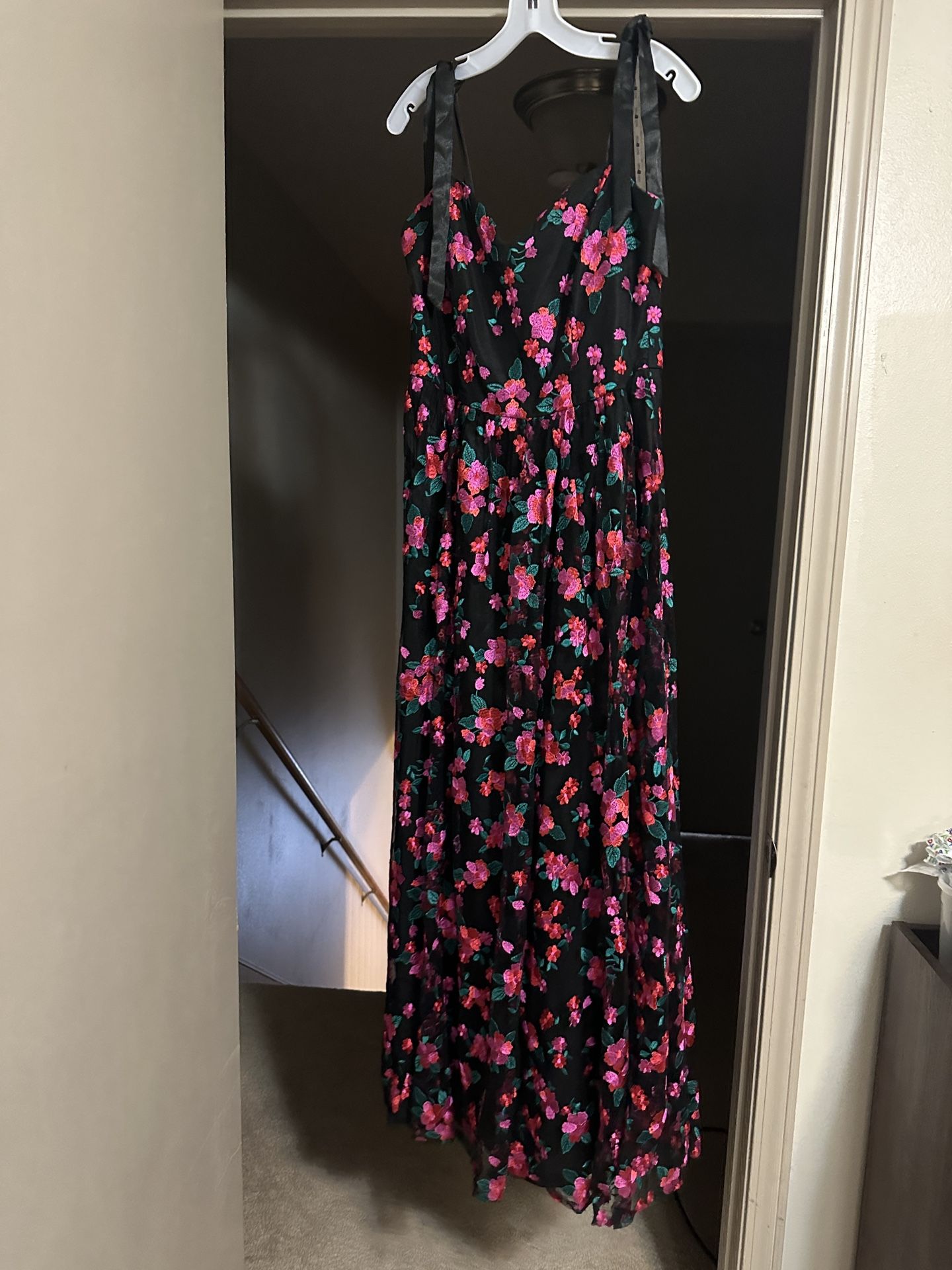 Jules & Cleo - Full-length Floral Dress/Gown