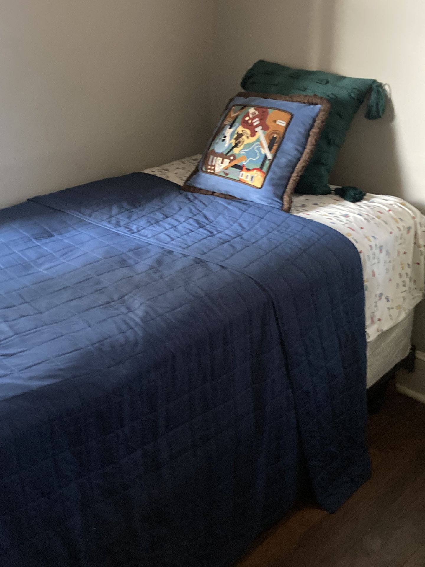 TWIN BED AND FRAME
