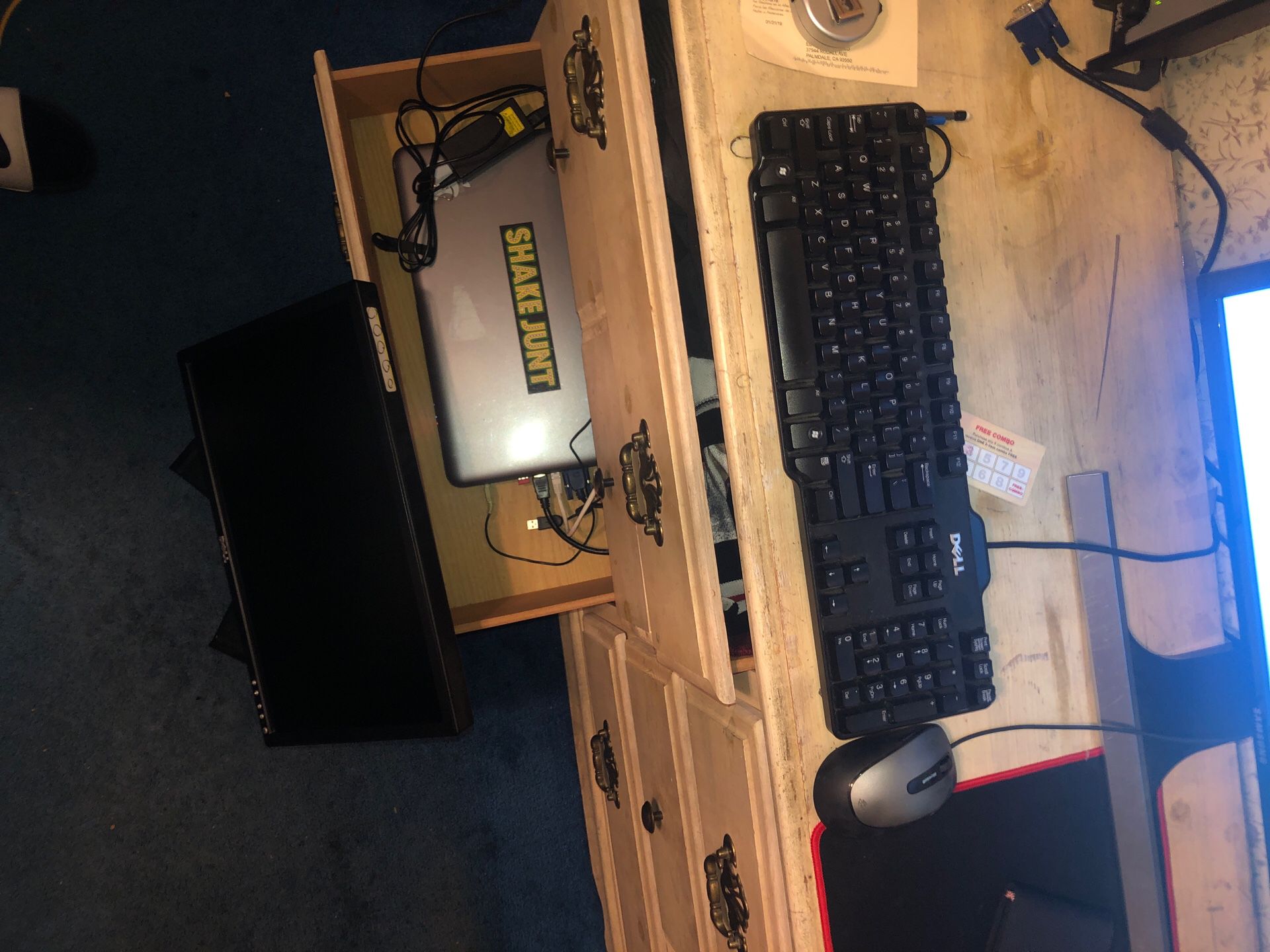 LAPTOP WITH MONITOR, KEYBOARD, AND MOUSE FULL SET TO USE LIKE COMPUTER
