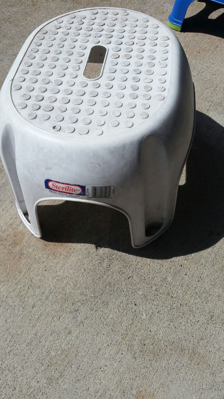 Sterilite Step Stool
