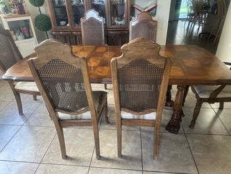 Dinning table with 6 chairs