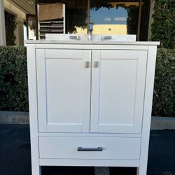 30in. Carrara White Top White Bathroom Vanity Set
