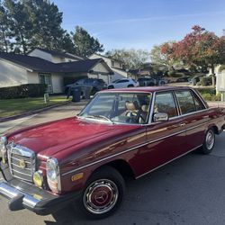 1976 Mercedes-Benz 300