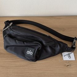 Alo Explorer Fanny pack