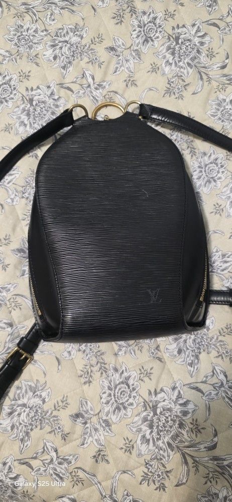 Louis Vuitton
Epi Mabillon Backpack Black