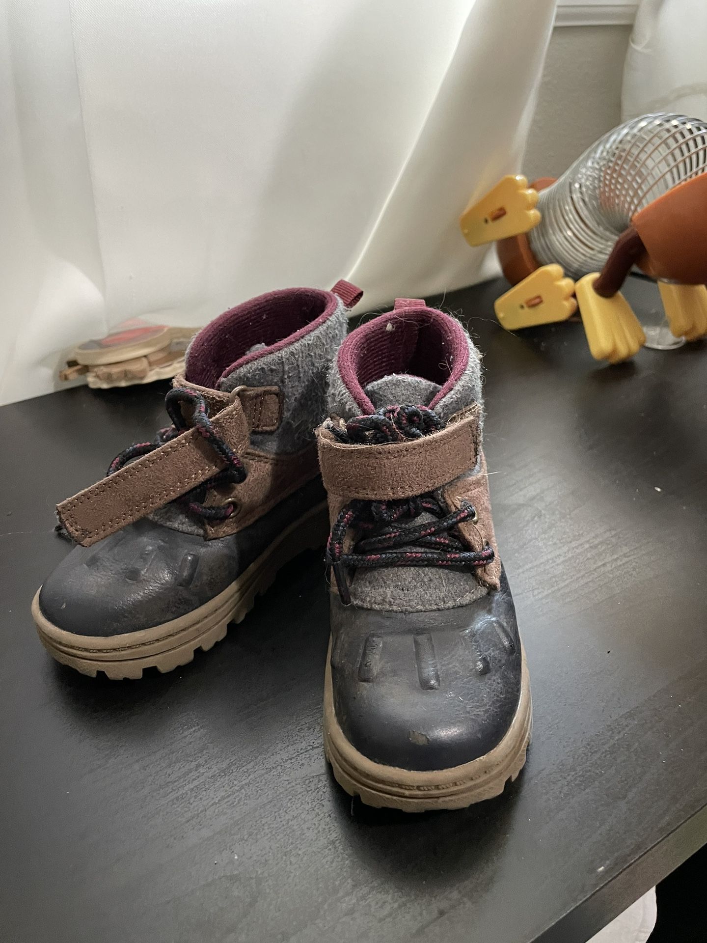 Toddler Hiking Boots Size 6