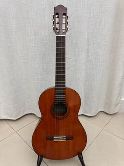Yamaha CGS-102 nylon 1/2 size guitar