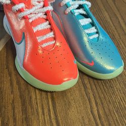 Basketball shoes