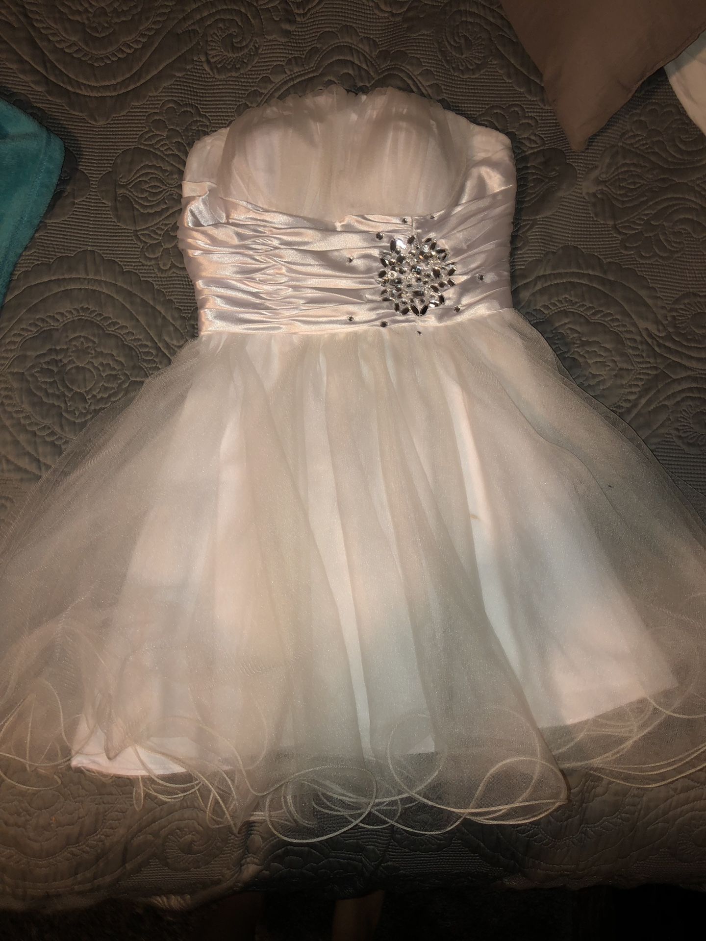 CUTE WHITE PROM DRESS
