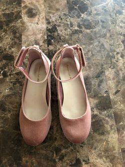 Girls Dressy Shoes with Heel. Size 13