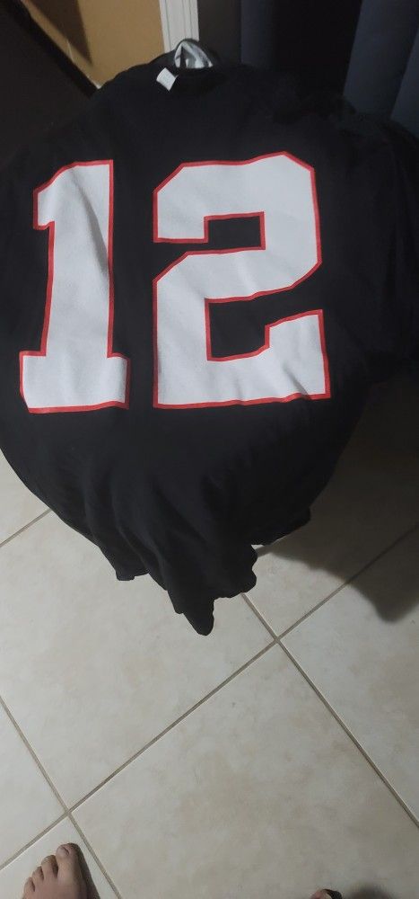 TOM Black Jersey